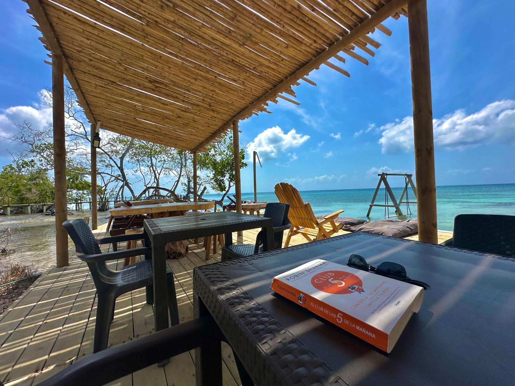 Medusa Hostel Isla Tintipan Tintipan Island 외부 사진