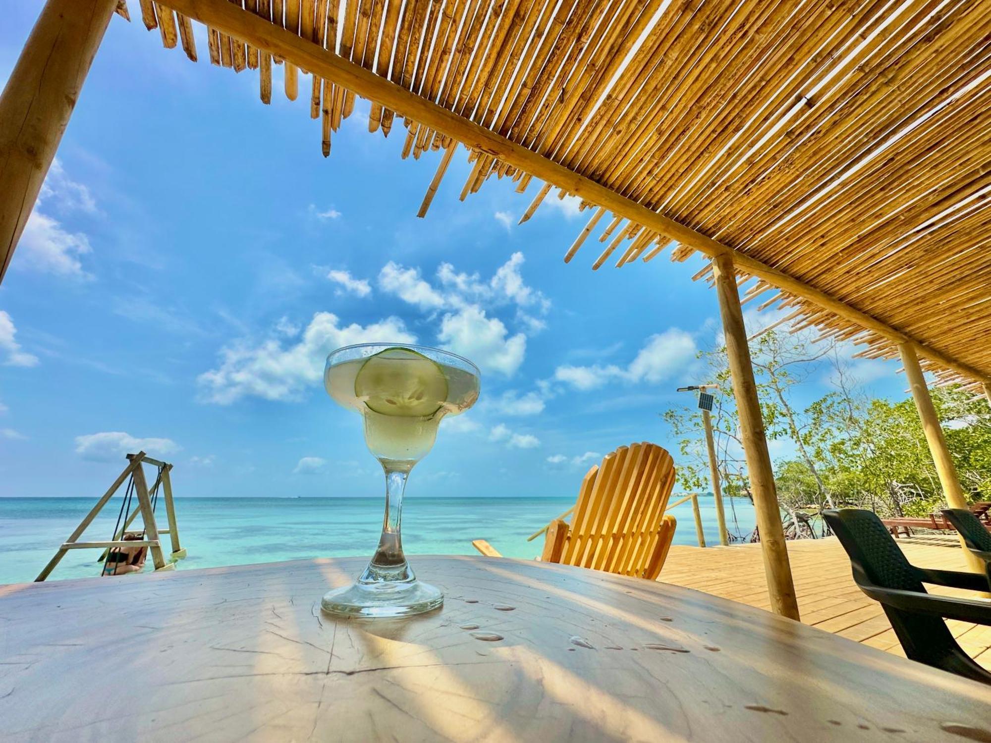 Medusa Hostel Isla Tintipan Tintipan Island 외부 사진