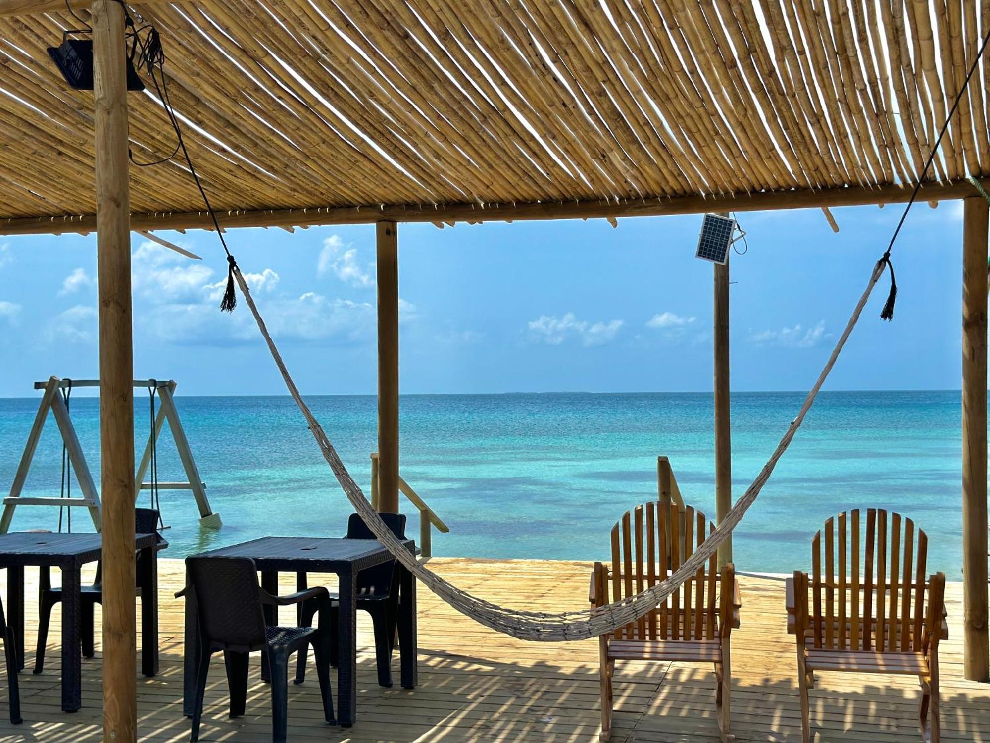 Medusa Hostel Isla Tintipan Tintipan Island 외부 사진