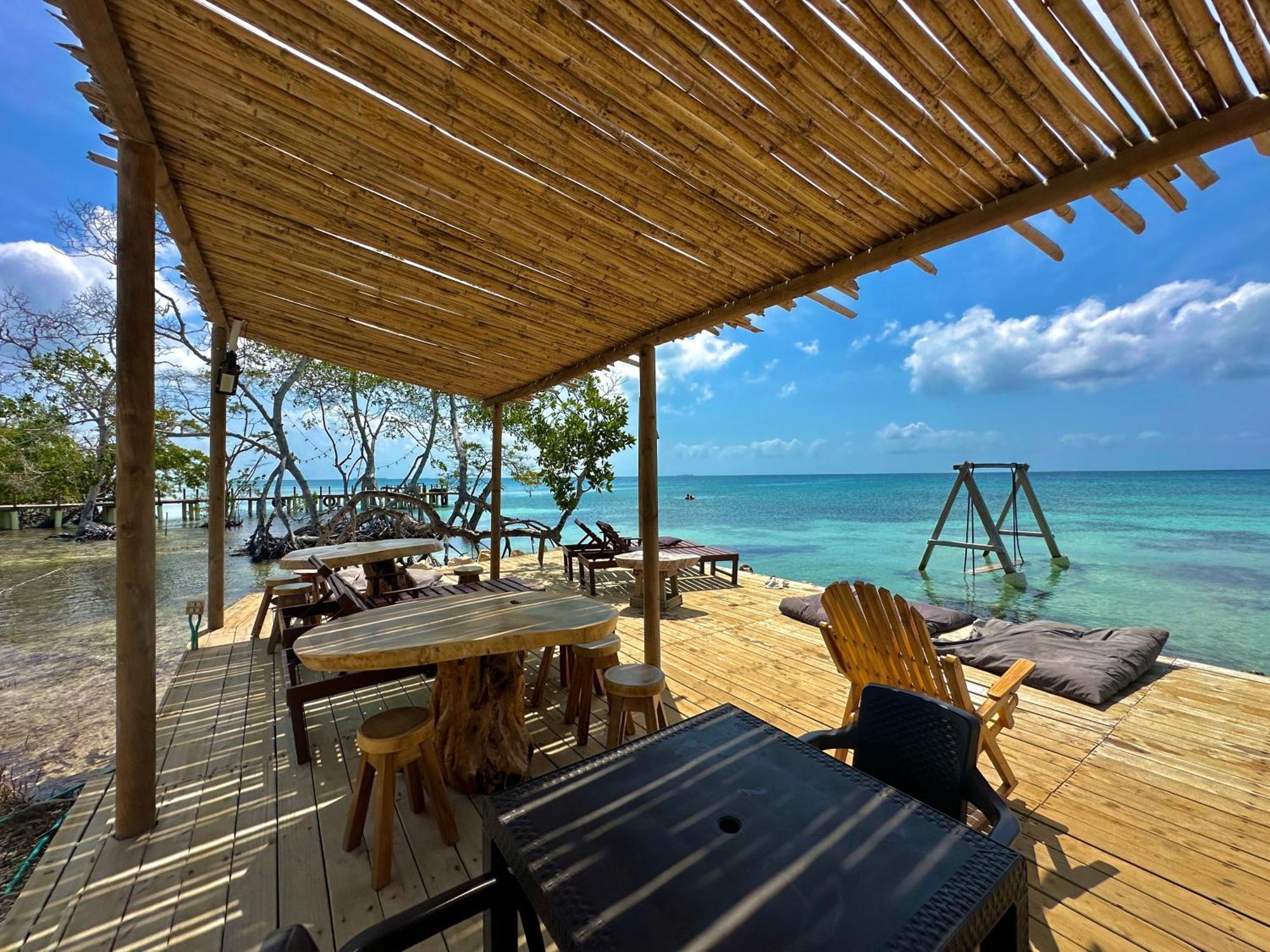 Medusa Hostel Isla Tintipan Tintipan Island 외부 사진