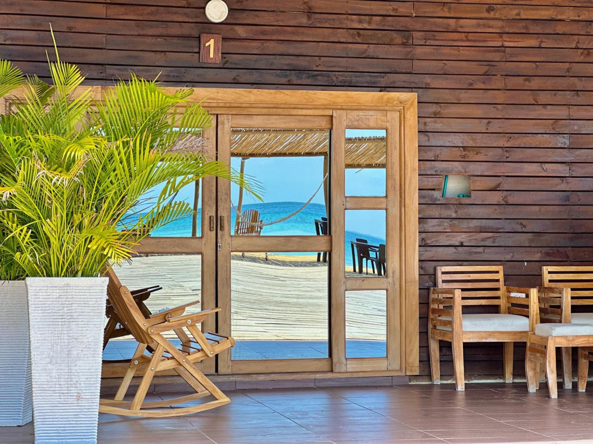 Medusa Hostel Isla Tintipan Tintipan Island 외부 사진